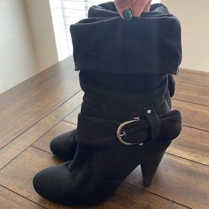 💛2/$12 sale item 💛 Black suede like bootie, size 7